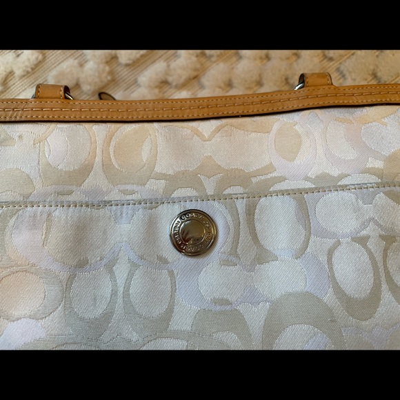 🐝 AUTHENTIC COACH SOHO BABY BAG 🐝SIGNATURE BUMBLE BEE OPTIC WHITE LTD ED w/dc - Picture 3 of 16